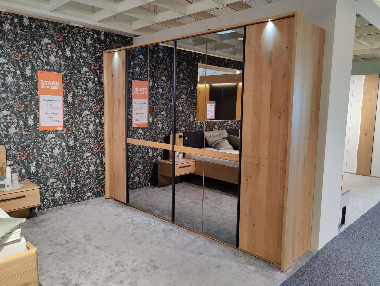 Kleiderschrank – Wildeiche – B 308 cm – inkl. Beleuchtung