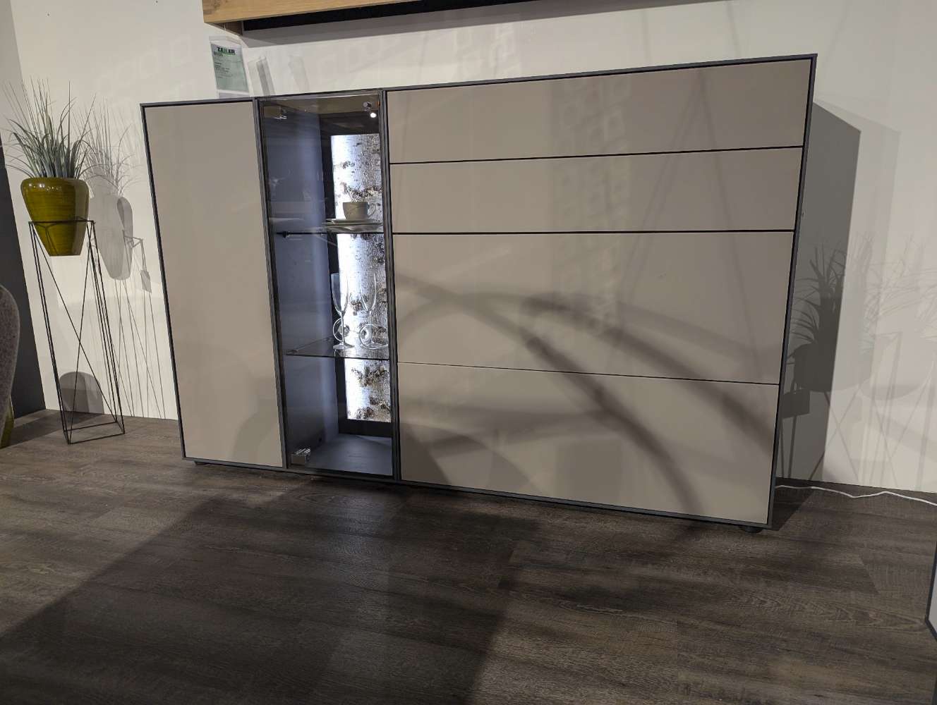 Highboard  Kernbirke anthrazit  massiv, Applikation Birkenrinde