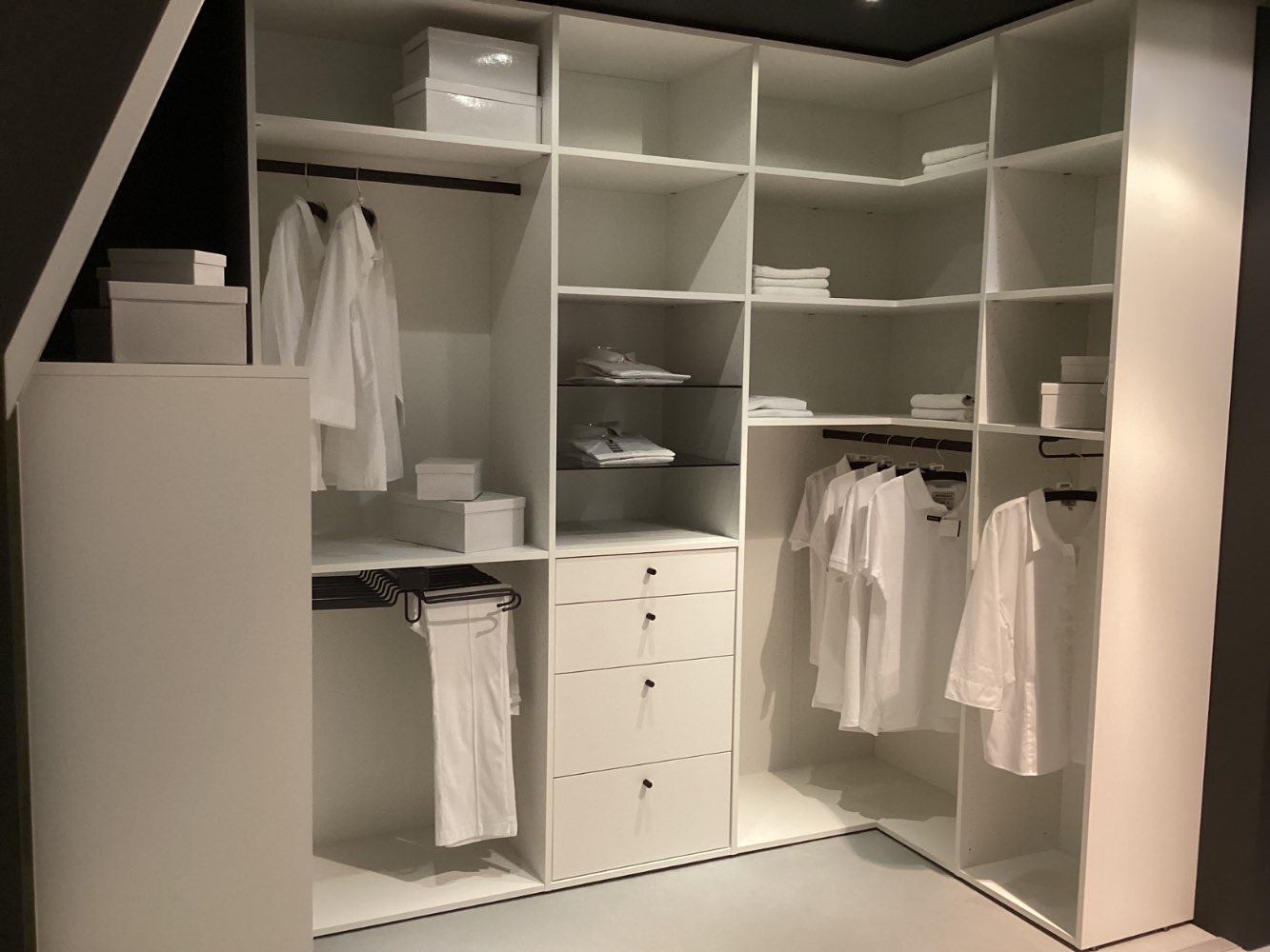 Begehbarer Kleiderschrank Moltema