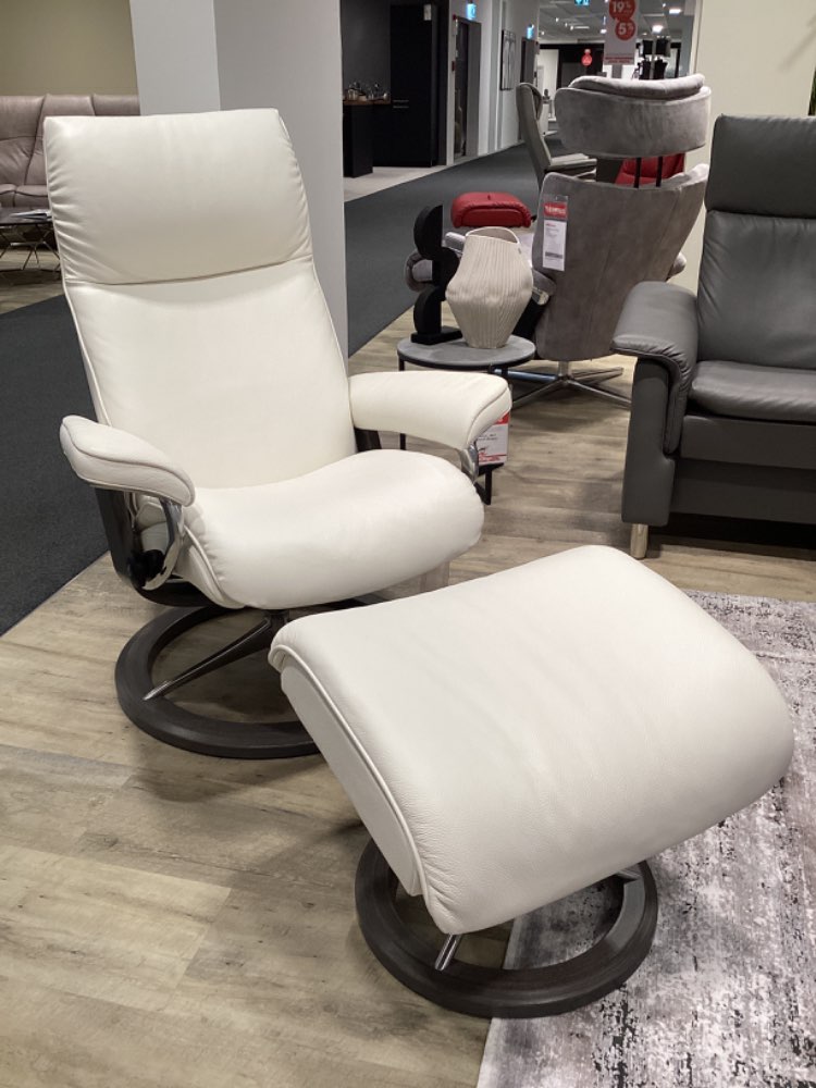 Sessel und Hocker Aura