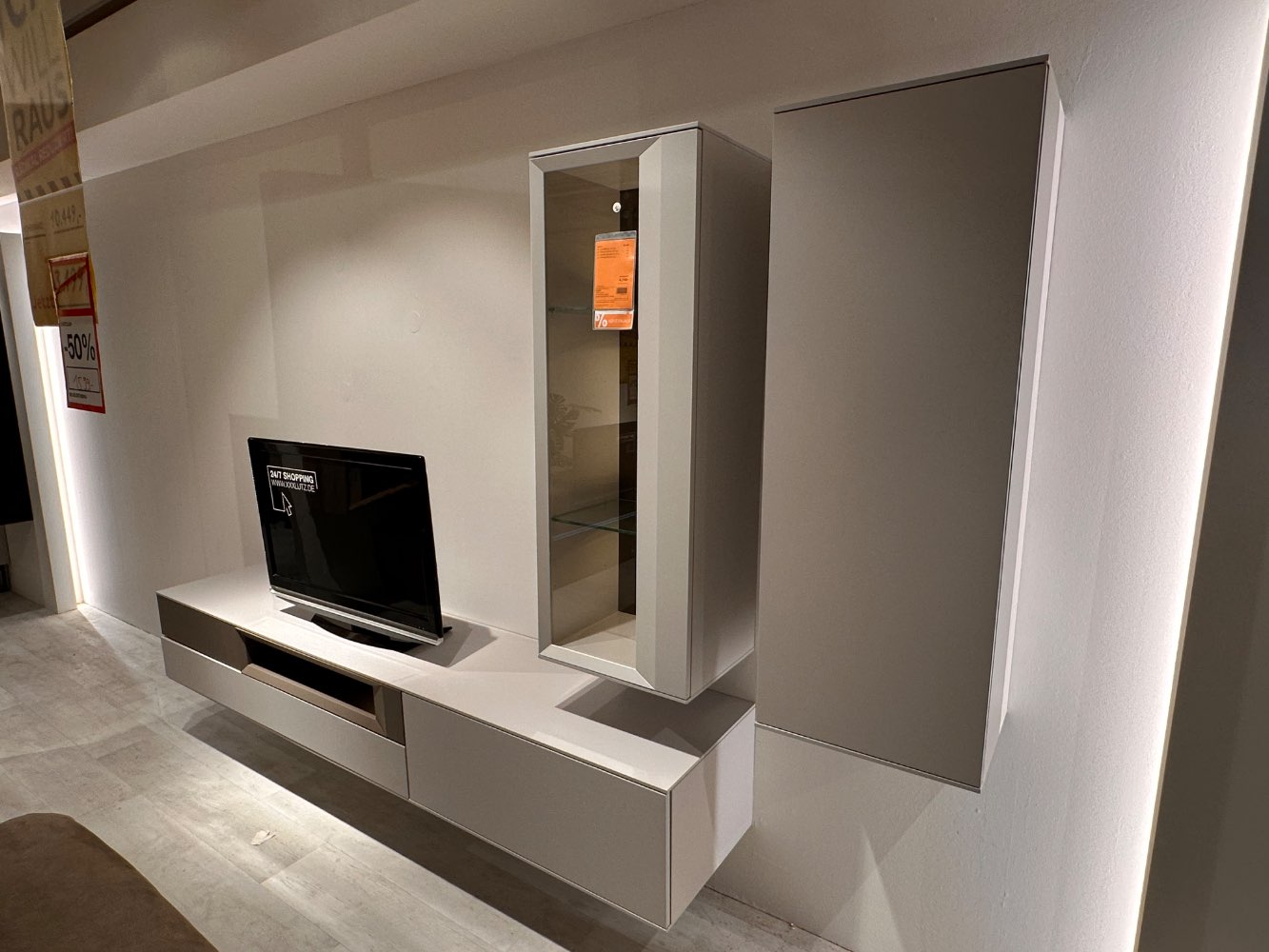 Wohnwamd Locano, Dieter Knoll, XXXLUTZ, Möbel