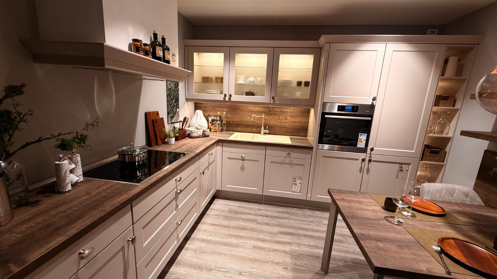 #320028 Einbauküche Nobilia Chalet Sand