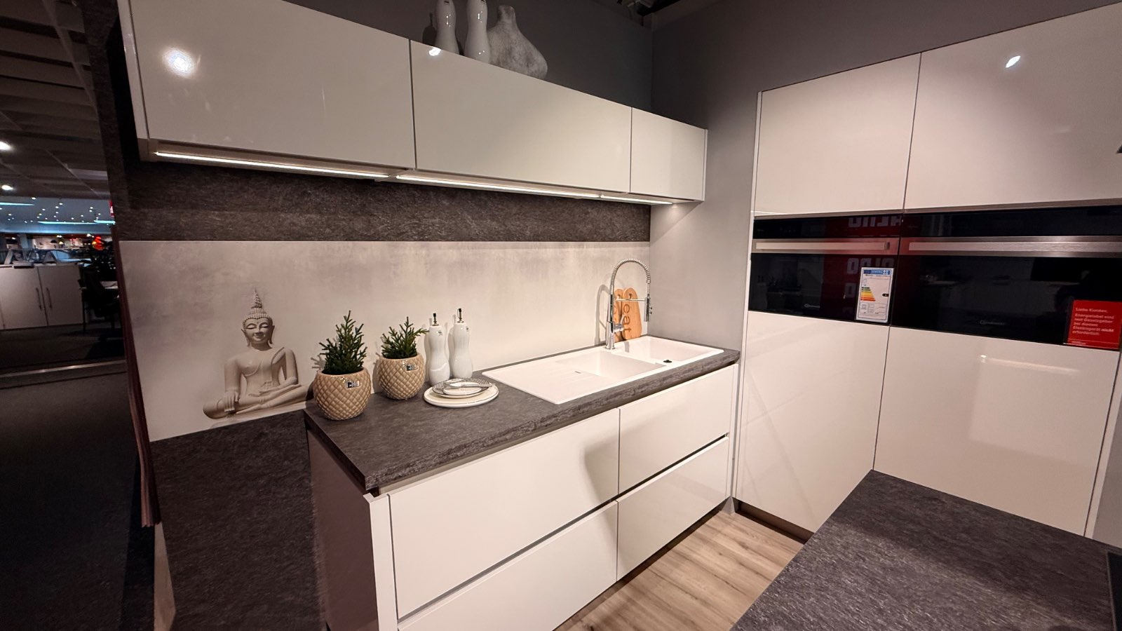 #320105 Einbauküche Impuls Weiß Hochglanz / Felsgrau