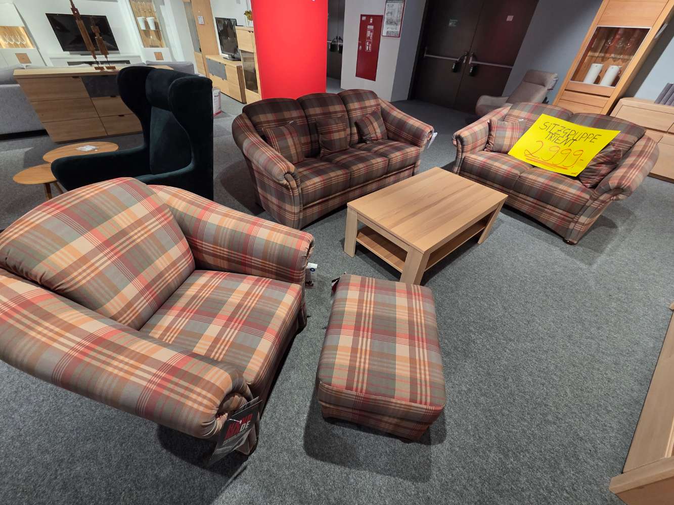 3-Sitzer, 2-Sitzer, Sessel und Hocker