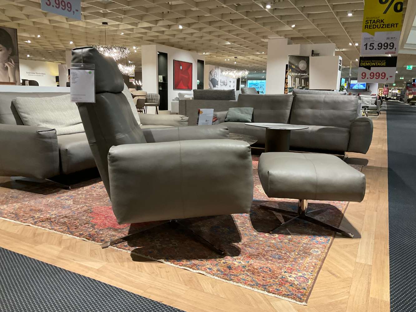 ROLF BENZ „RB 50“ in Leder 36.405 quarzgrau, Sessel inkl. Hocker