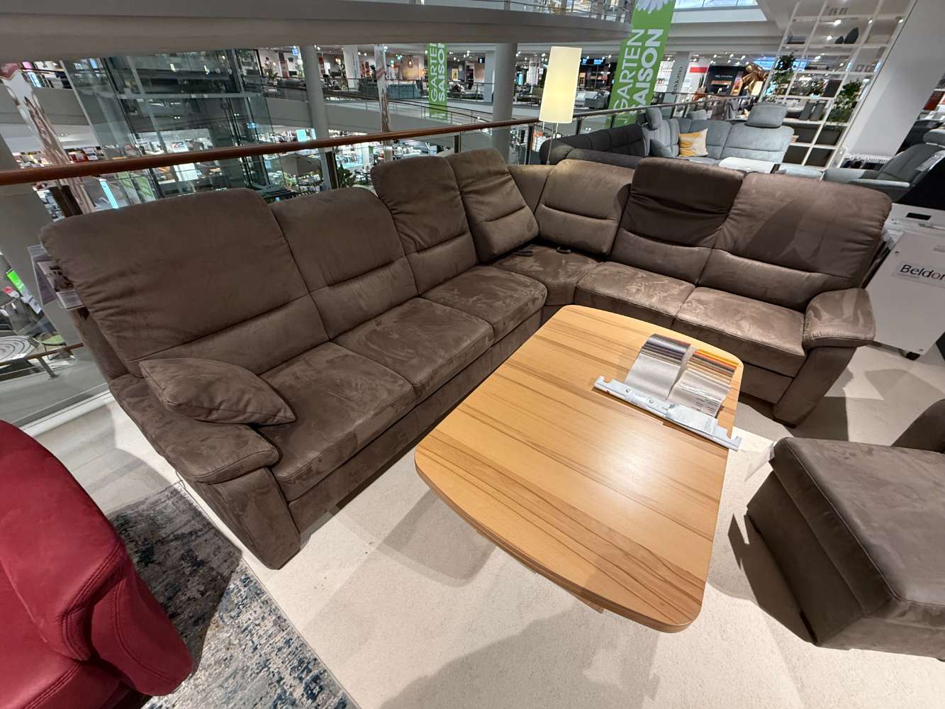 Rundecke + Sessel + Hocker