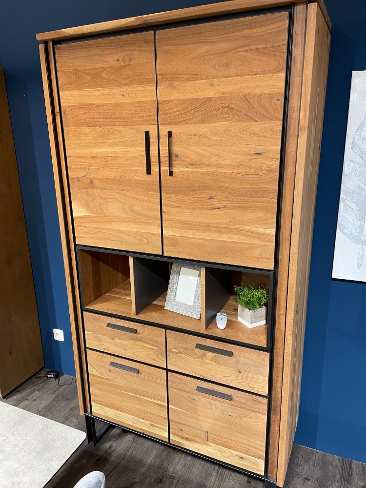 Schrank Tokyo