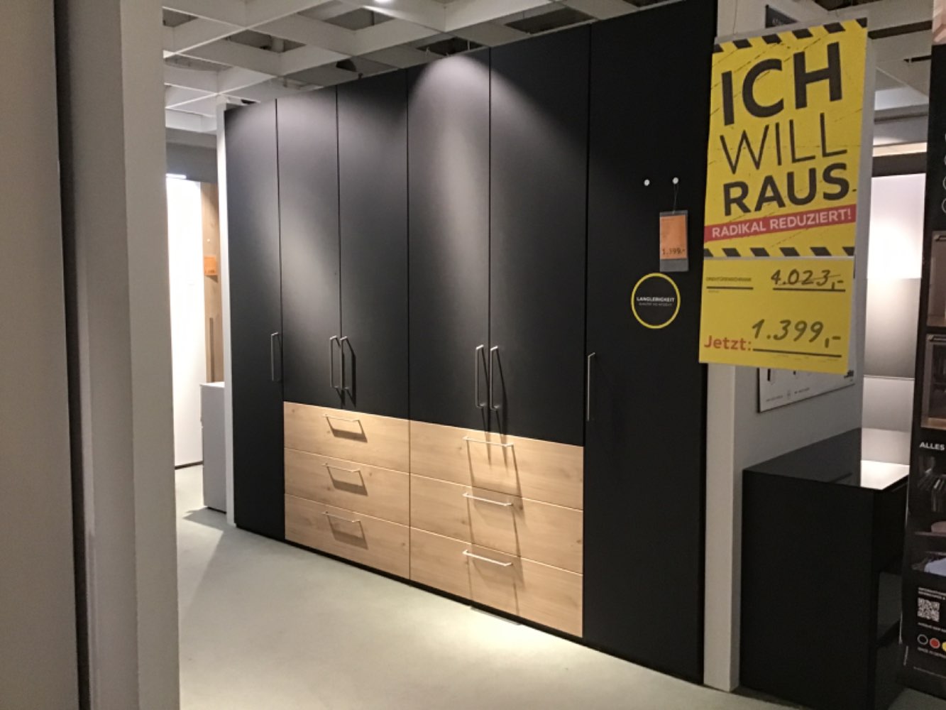 Drehtürenschrank novel