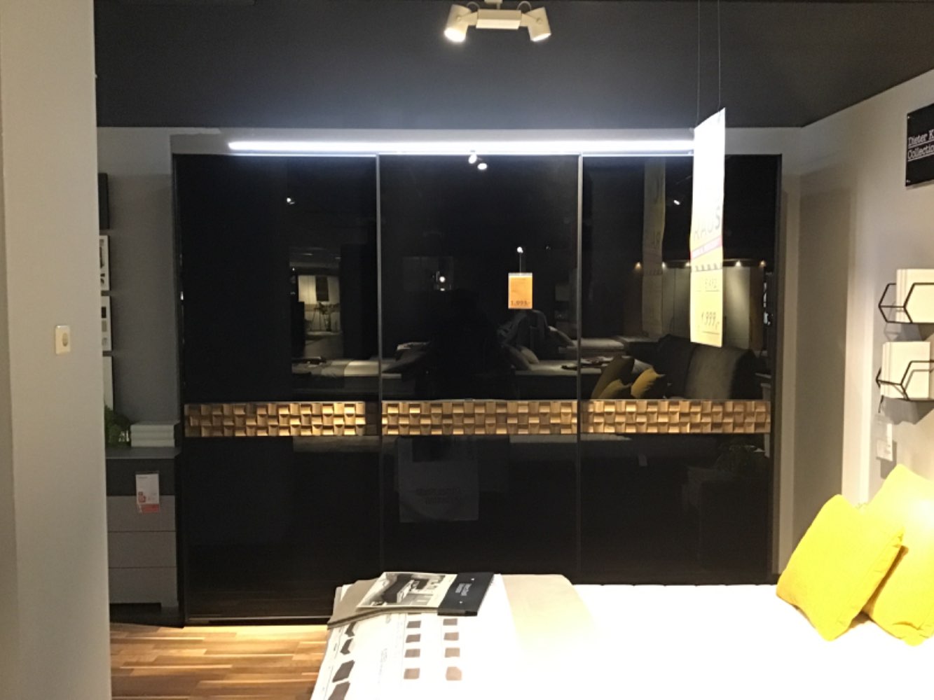 Schwebetürenschrank Dieter knoll Collection