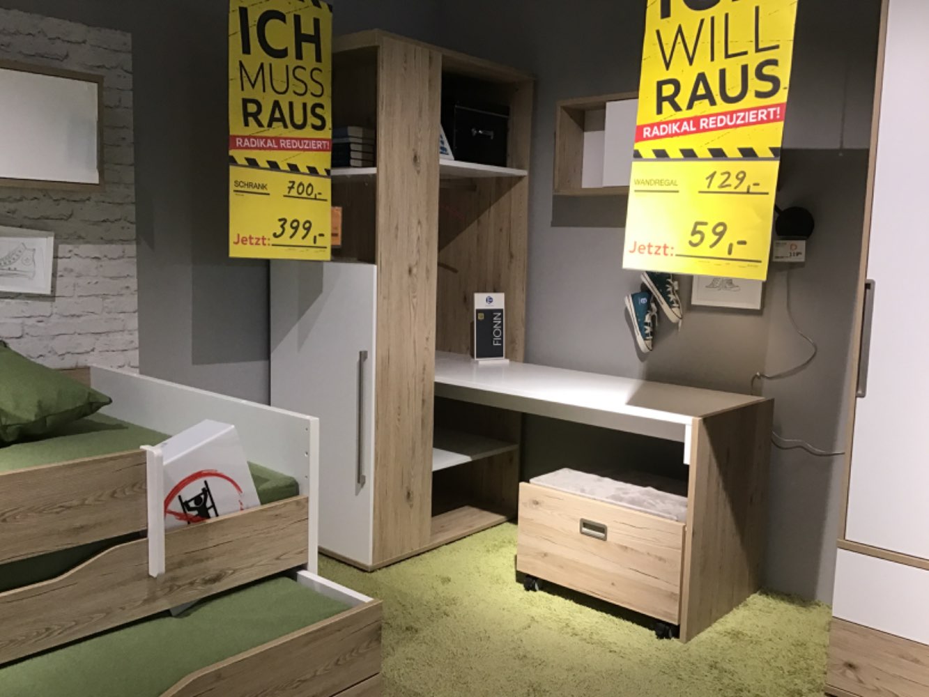 Schrank mit Tisch paidi