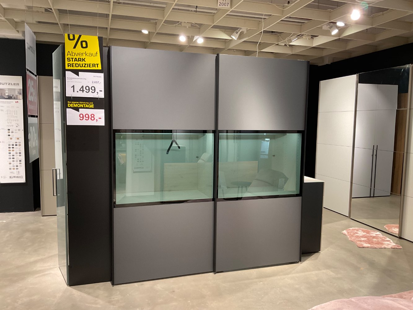 Schwebetürenschrank