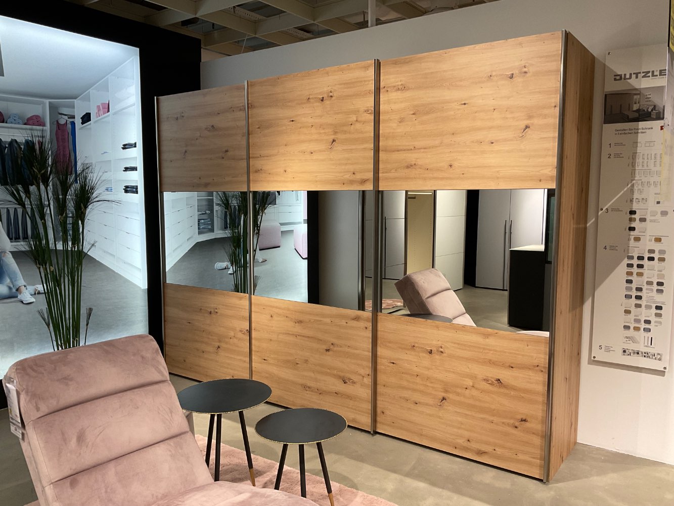 Schwebetürenschrank