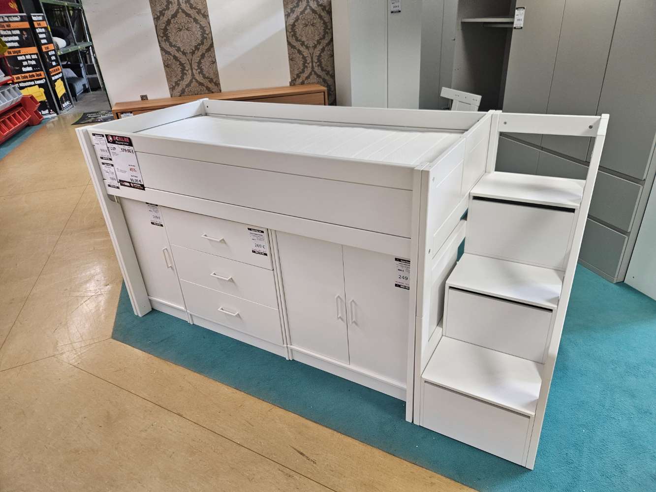 Lifetime Treppenbett mit Stauraum in den Stufen statt 1739€