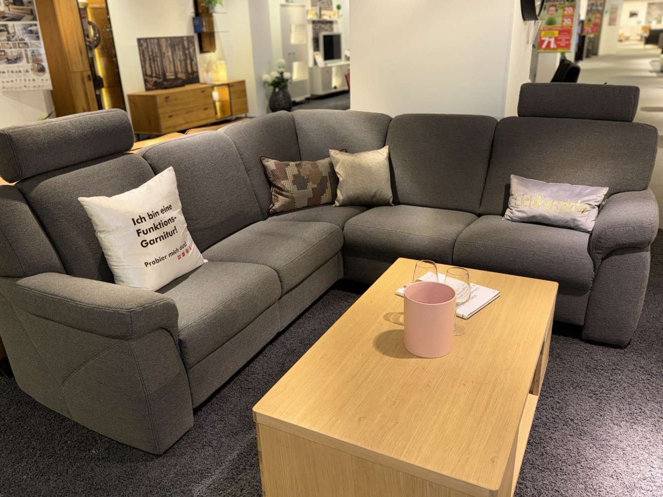 Himolla Ecksofa in Stoff dunkelgrau mit motorischer Verstellung