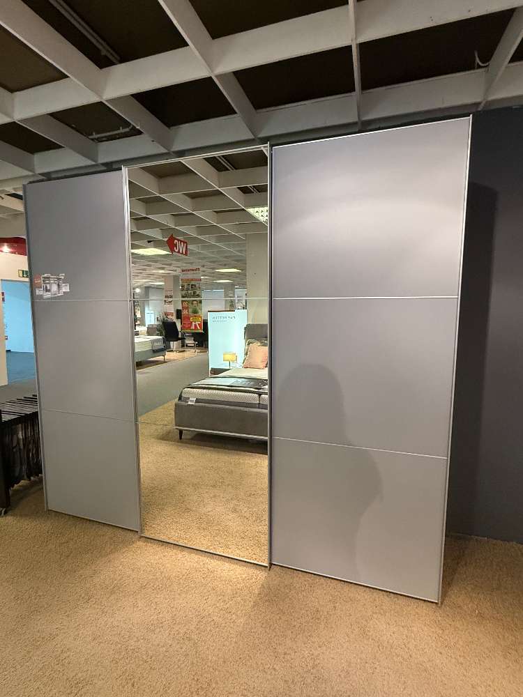 Schwebetürenschrank mit Spiegel mittig in saphirgrau Dekor