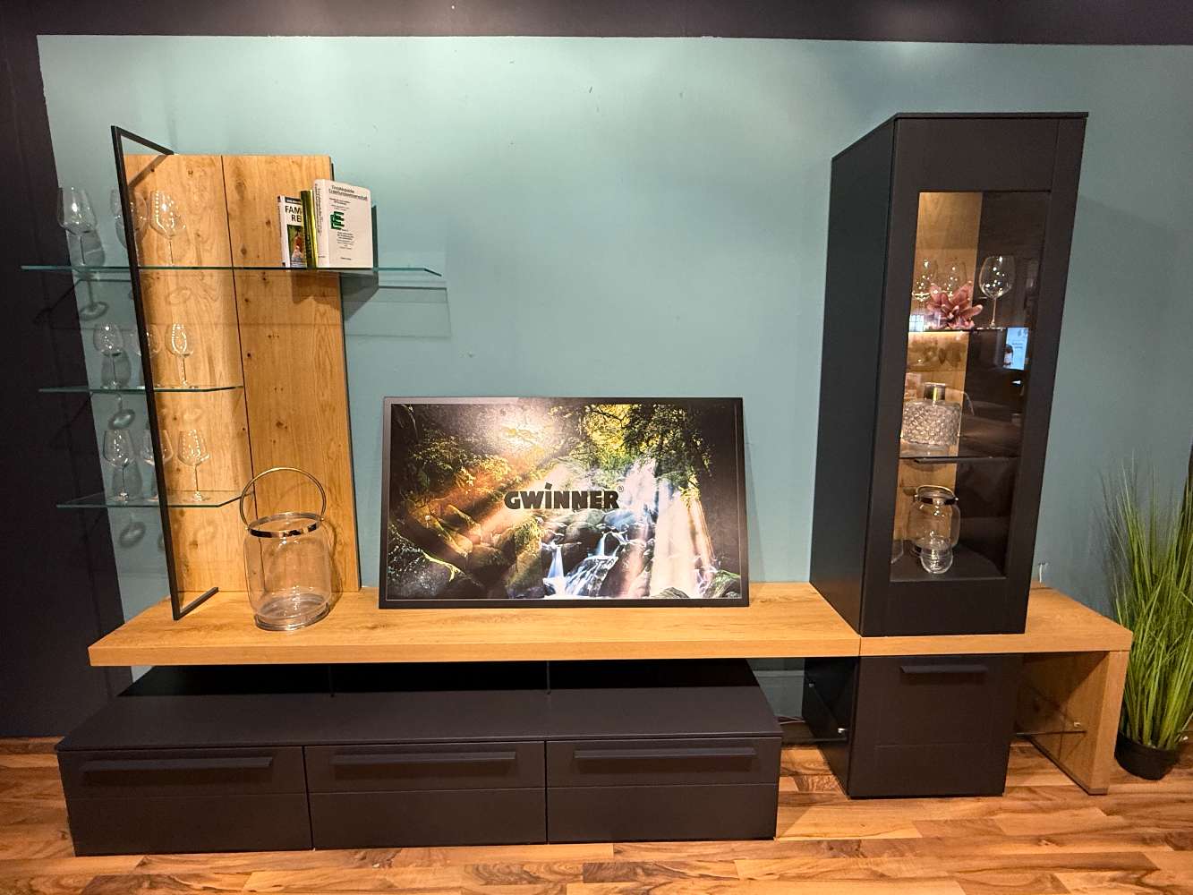 Gwinner Wohnwand in Lack anthrazit mit Beleuchtung