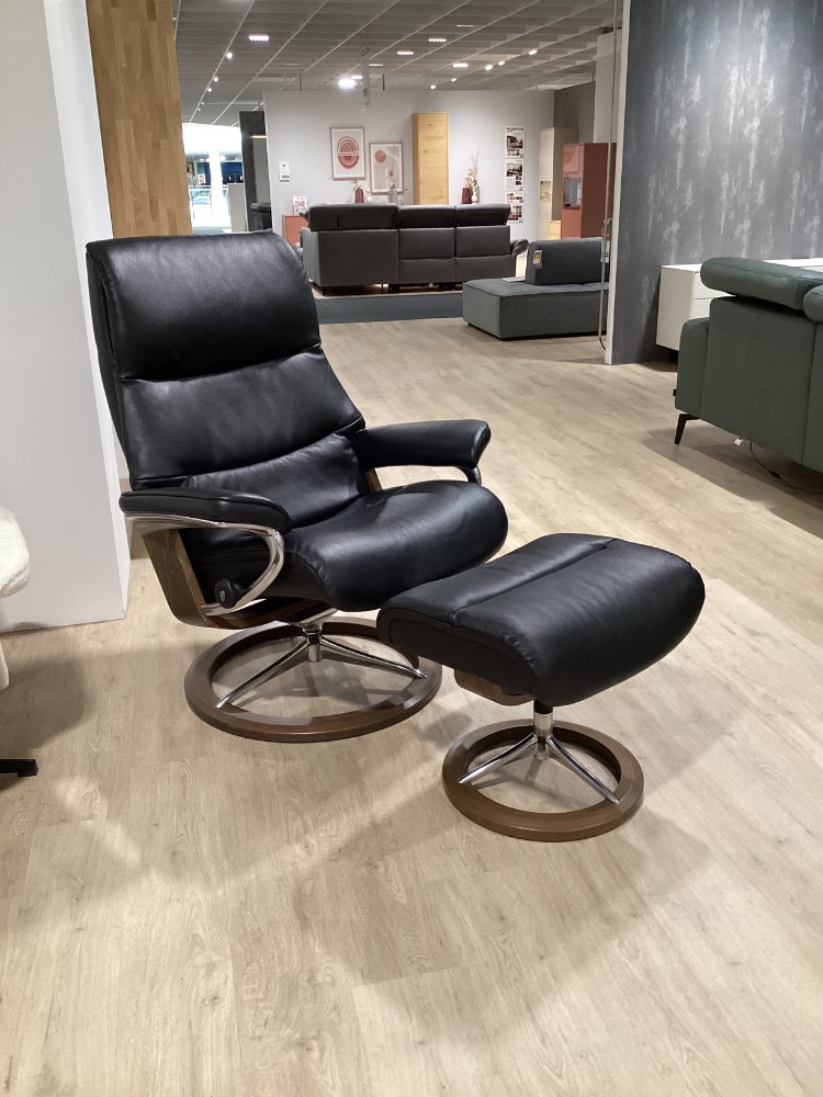 Relaxsessel mit Hocker