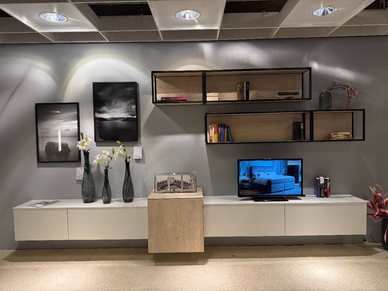 Prisma Wohnwand in Lack Alpinweiß Hochglanz