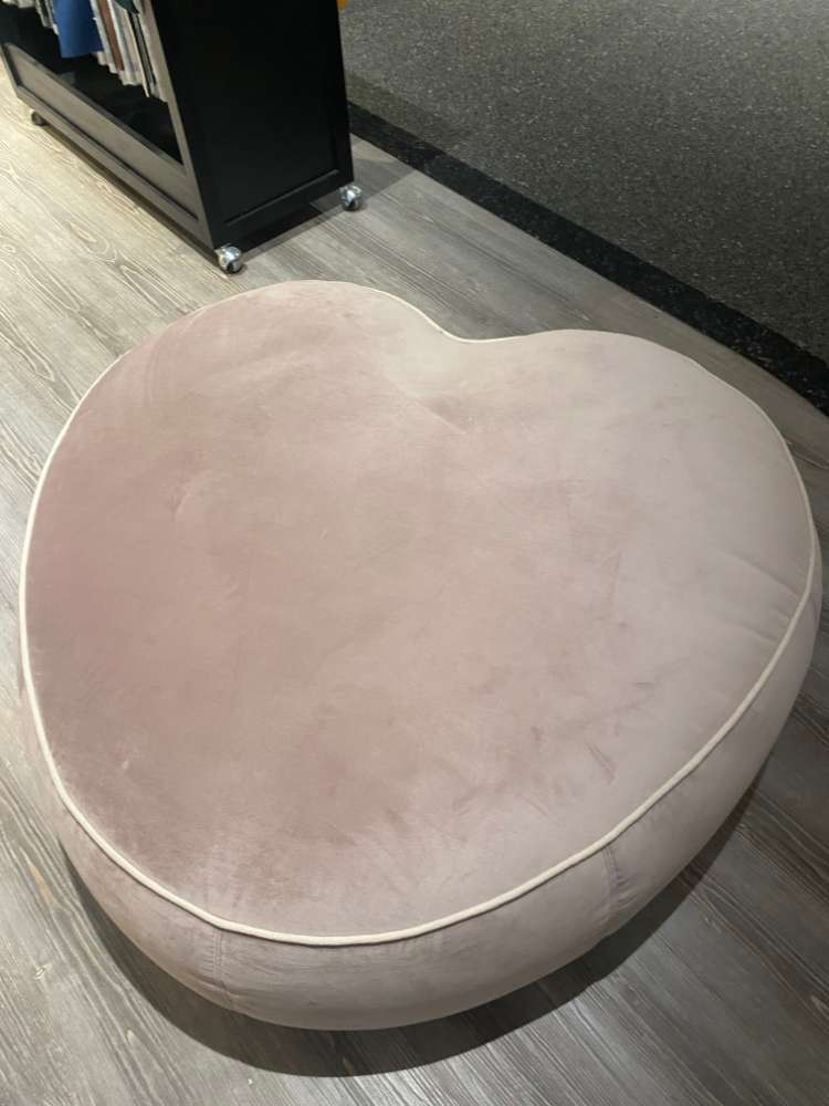 Hocker in Herzform groß