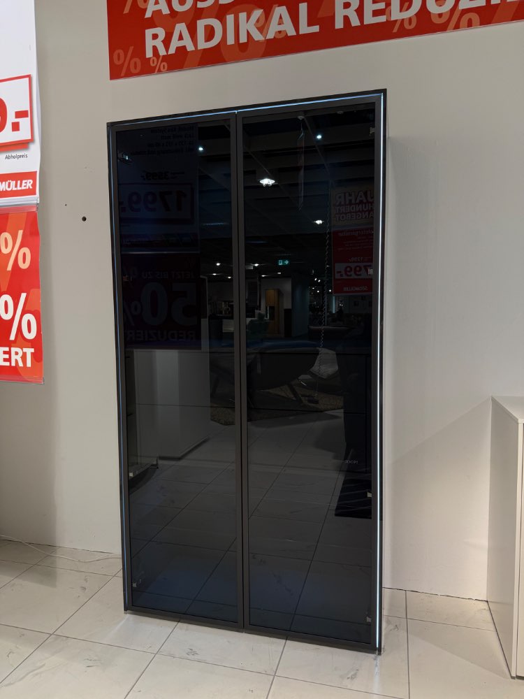 Vitrine „Gloss Base“ von Joop