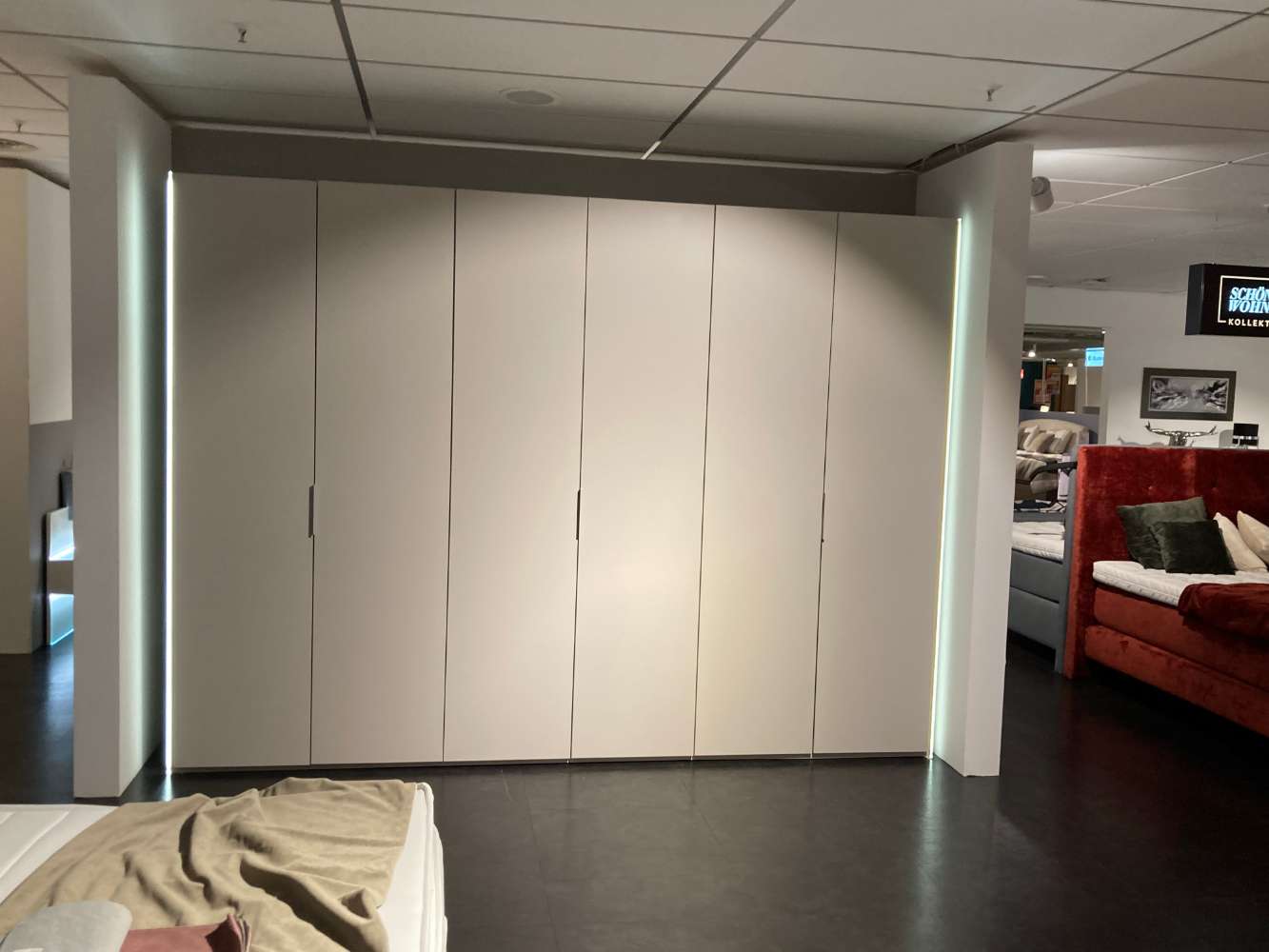 Leonardo Drehtürenschrank