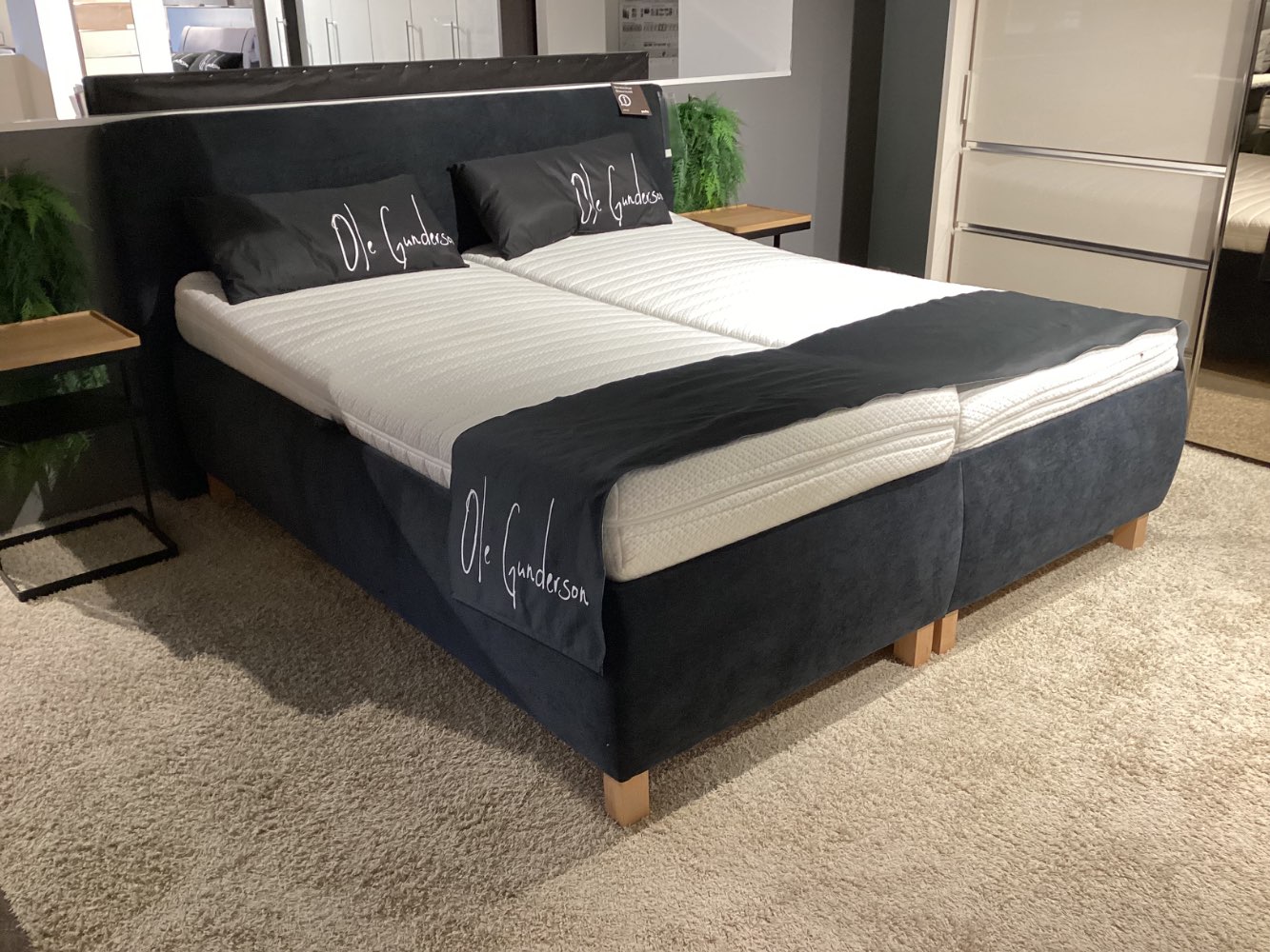 Doppelbett „Bergen“, inkl. Rahmen, Matratzen und Bettkasten