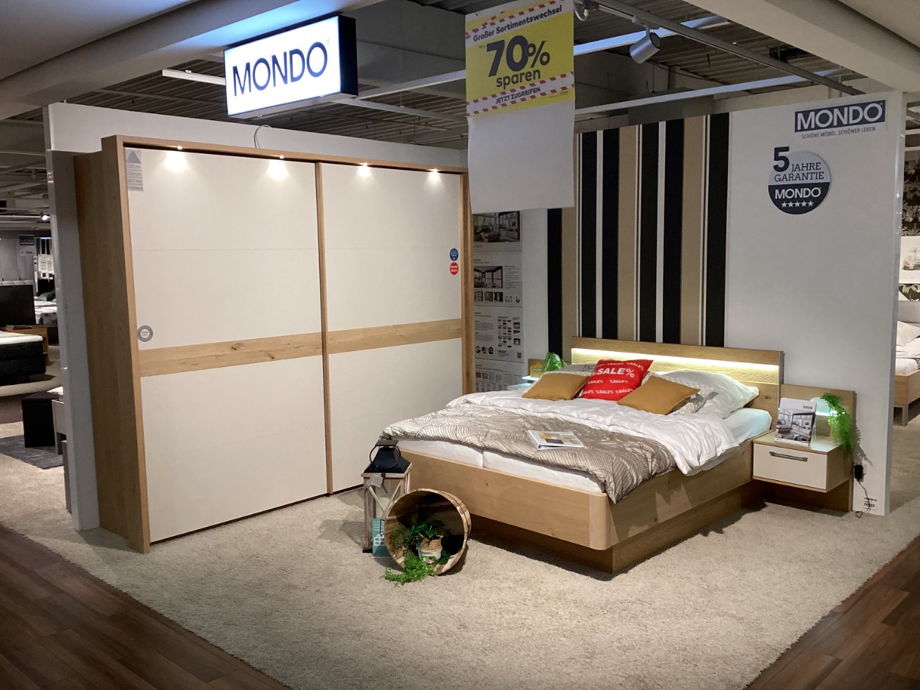 Schlafzimmer „Mondo Amado“, Balkeneiche/Lack Sand