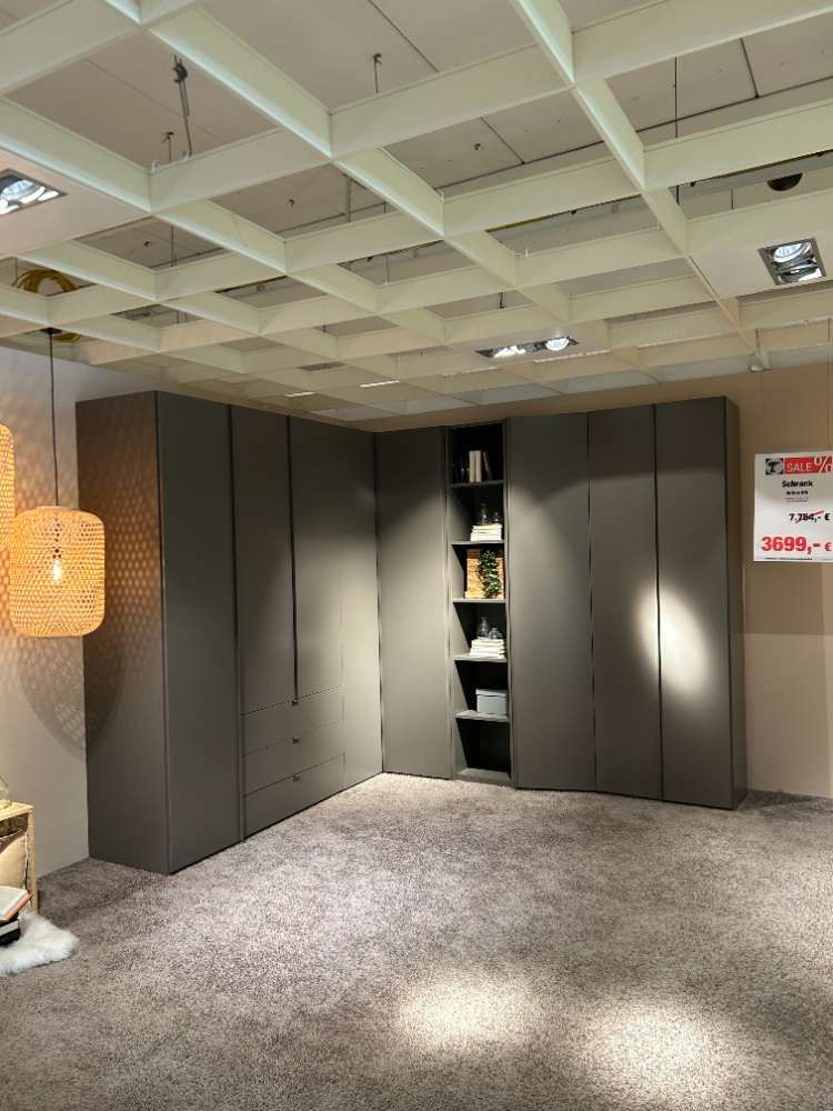 Eckkleiderschrank