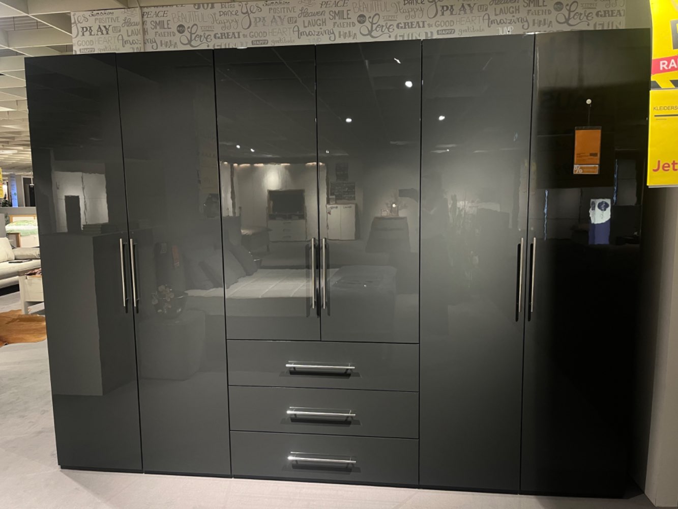 Kleiderschrank Magnum