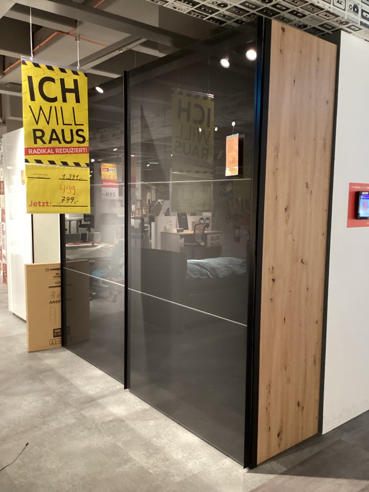 Schwebetürenschrank
