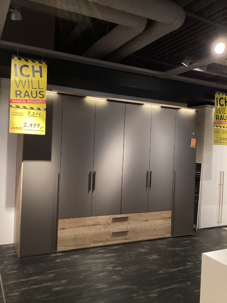 Falttürenschrank