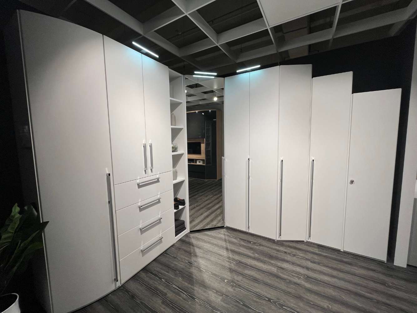 Eckkleiderschrank