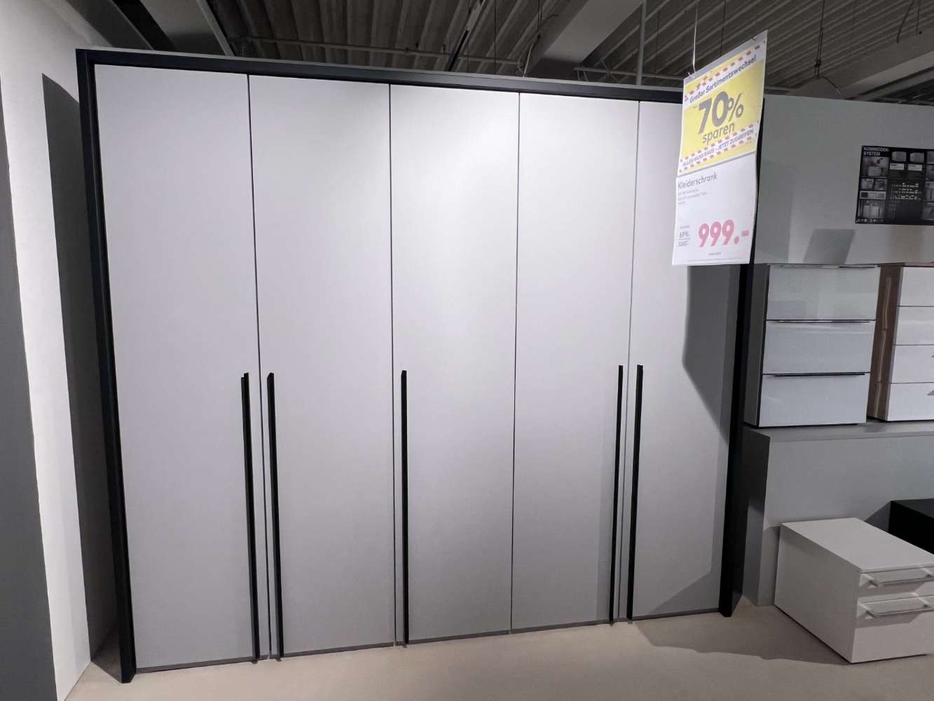 Kleiderschrank