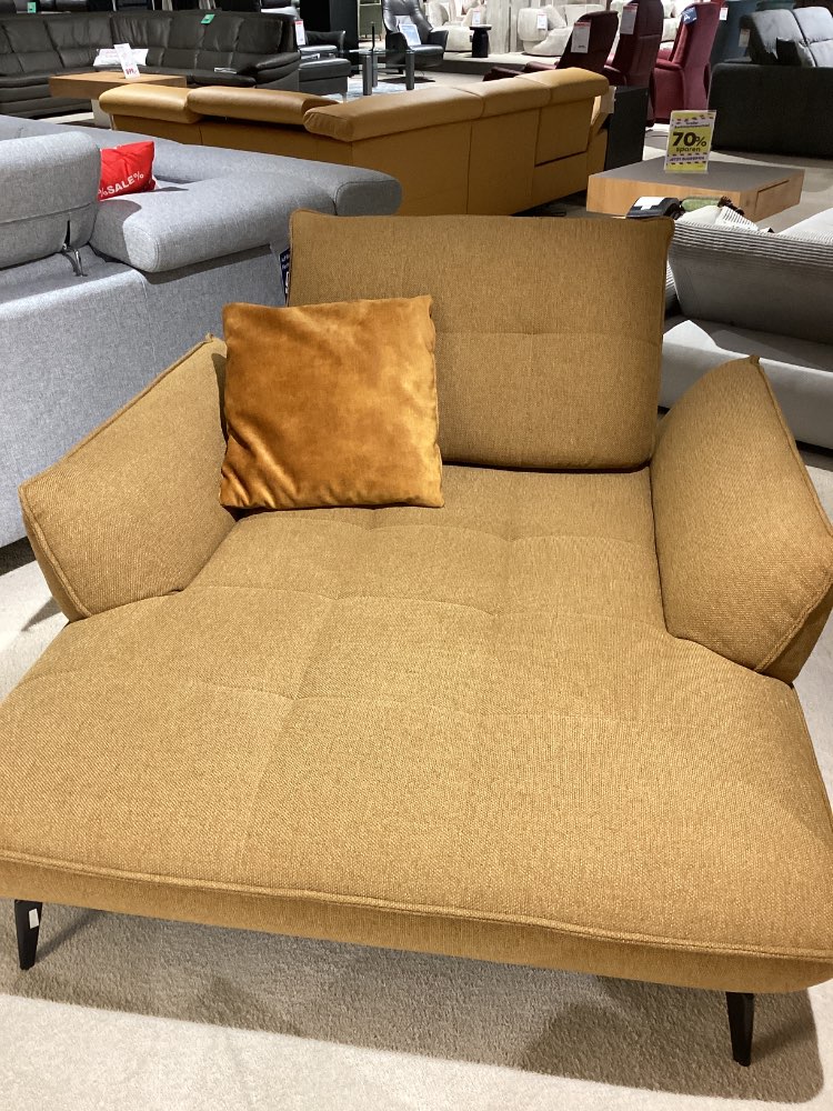 LOVESEAT / Stoffbezogen mustard