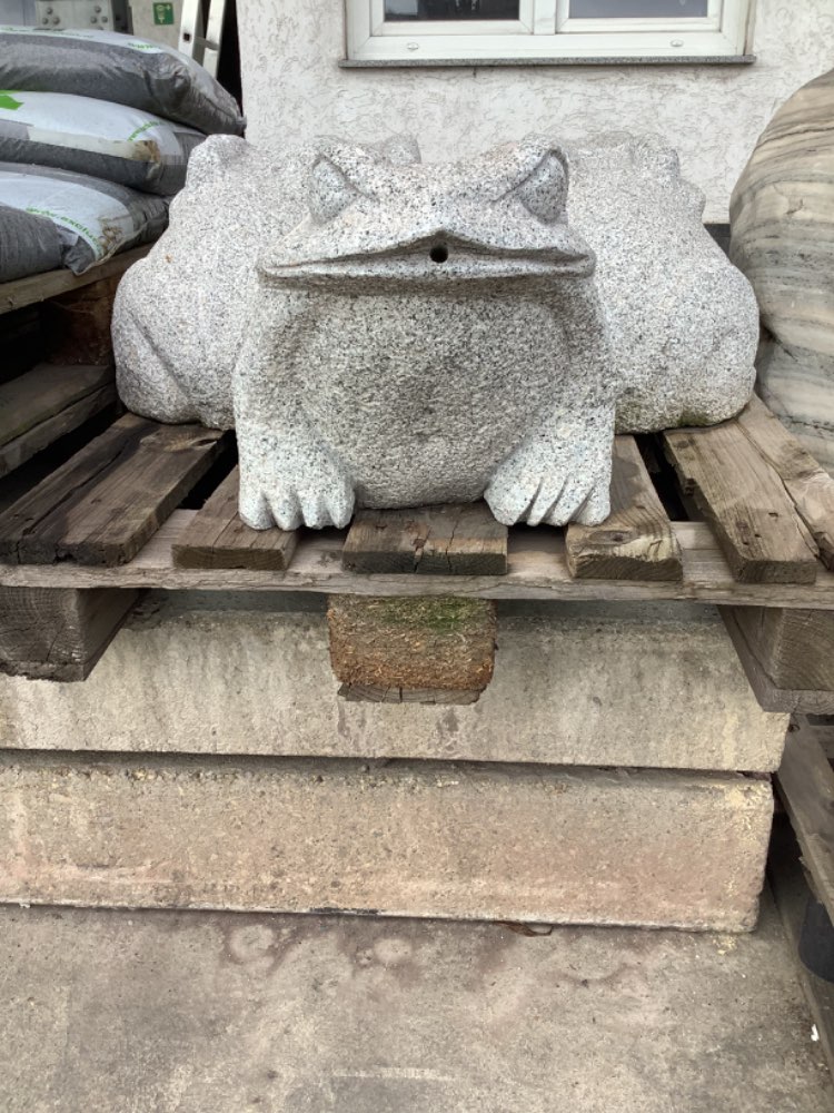 Granitfrosch, edelgrau, 45cm, mit Bohrung