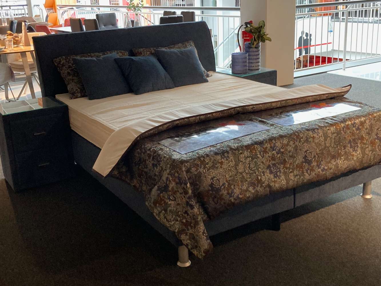 Boxspringbett inklusive Nachtkonsolen