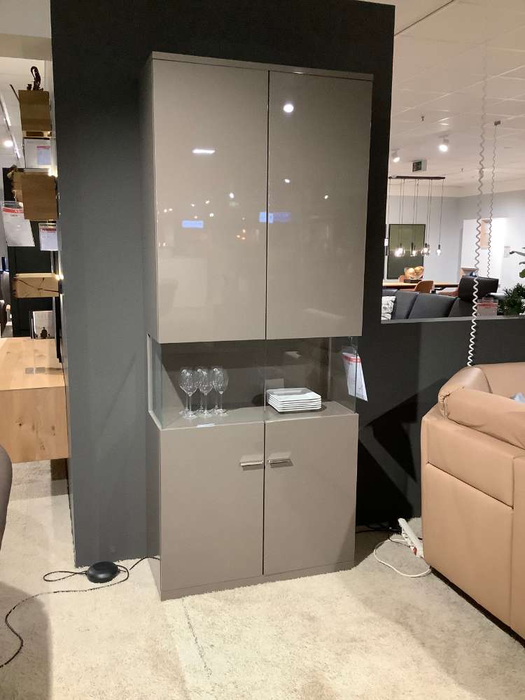 Schrank mit 2 Türen