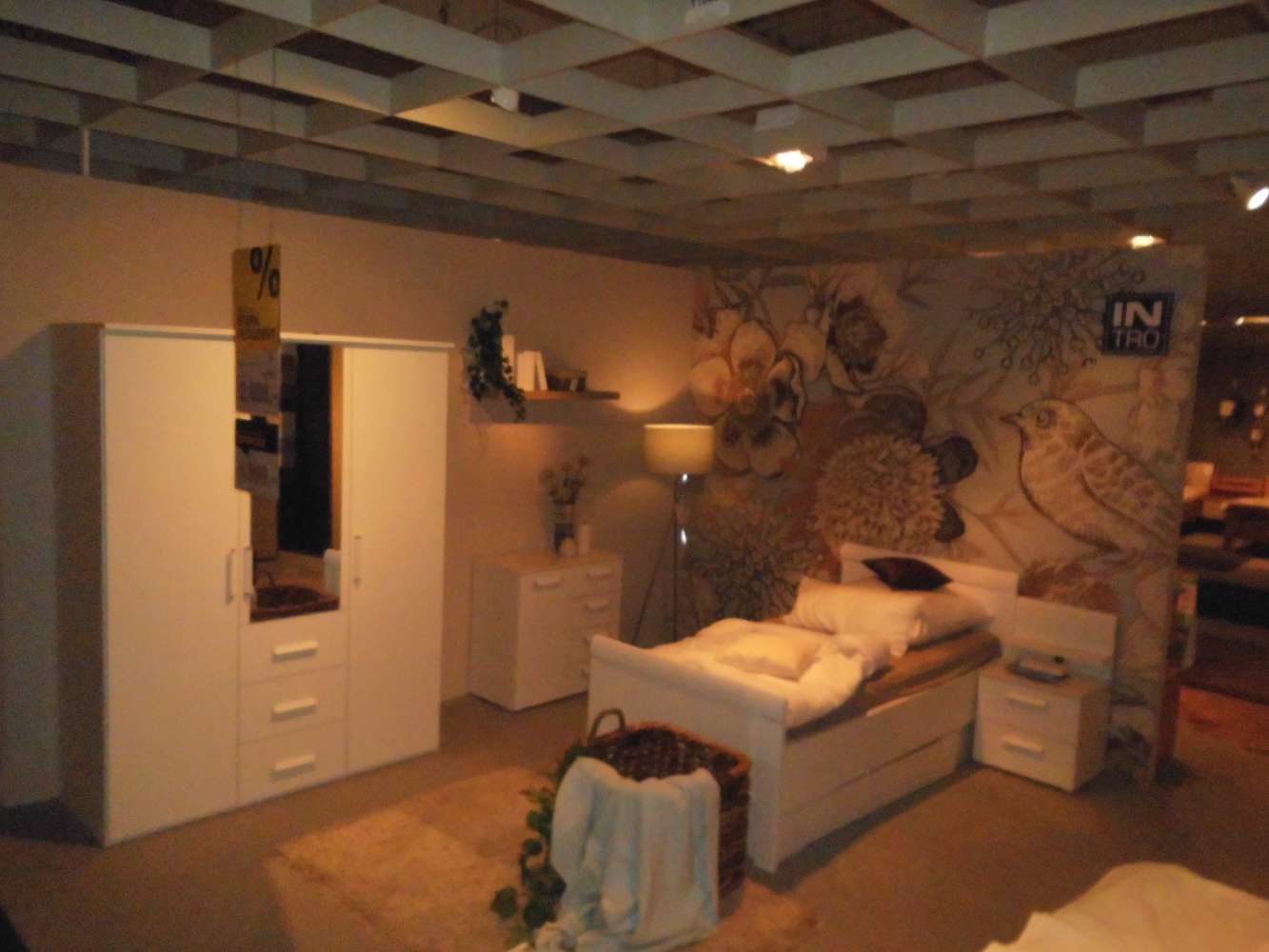Senioren Schlafzimmer Alpinweiß Dekor   Schrank, Bett, Kommoden