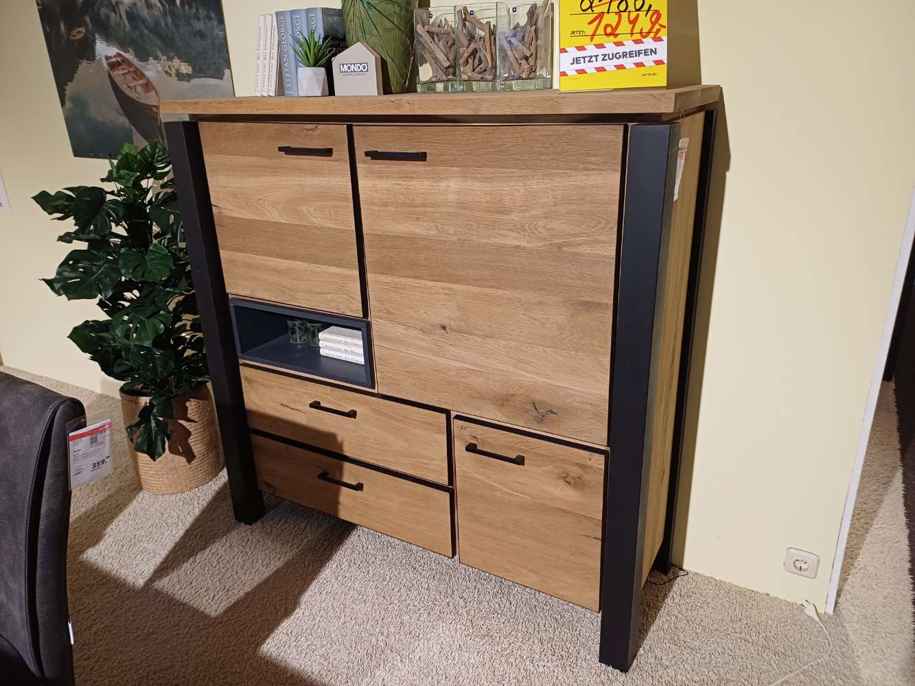 Highboard