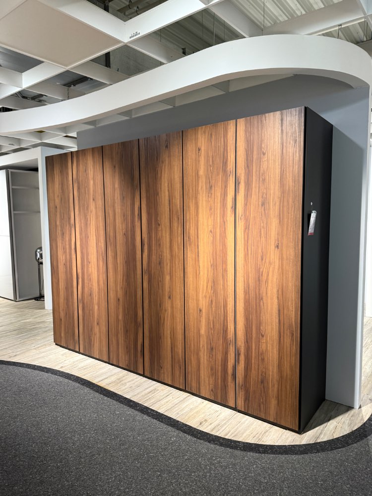 Drehtürenschrank 6-trg.