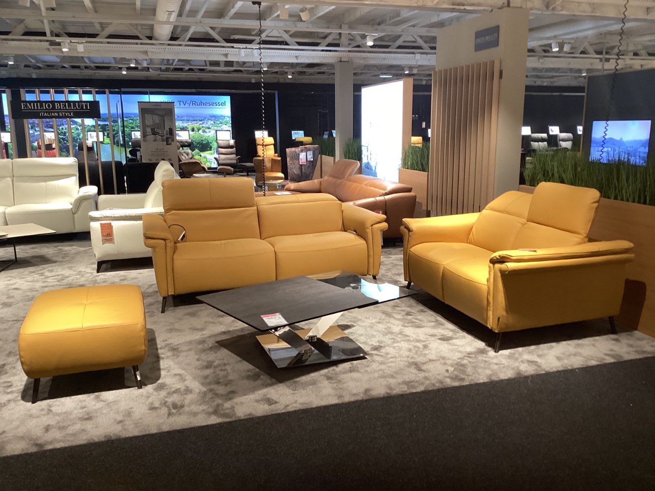 Möbel, 2 und 3-Sitzer Sofa inkl. Hocker, Emilio Belluti, XXXLutz
