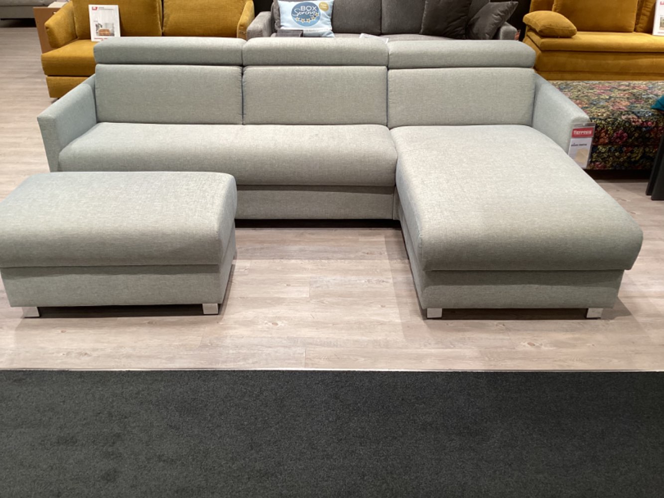 Schlafsofa mit Hocker