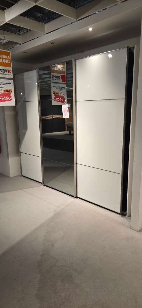 Schwebetürenschrank 3-türig