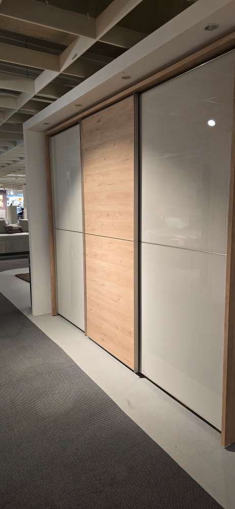 Schwebetürenschrank, 3-türig