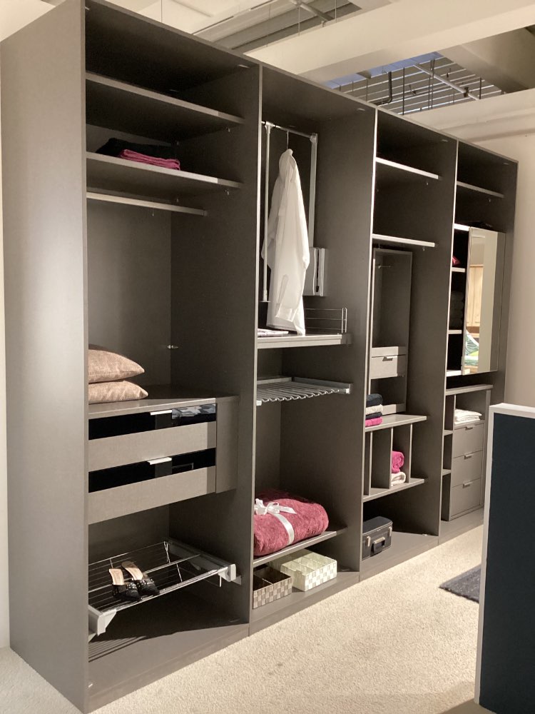 Kleiderschrank  Multiplan 400