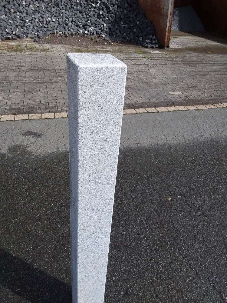 Granit Palisaden 12x12x125 grau Stelen Naturstein Randstein
