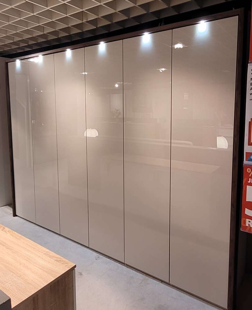 Drehtürenschrank „Horizont 100“ Perlaglas ca. 310x227x62cm