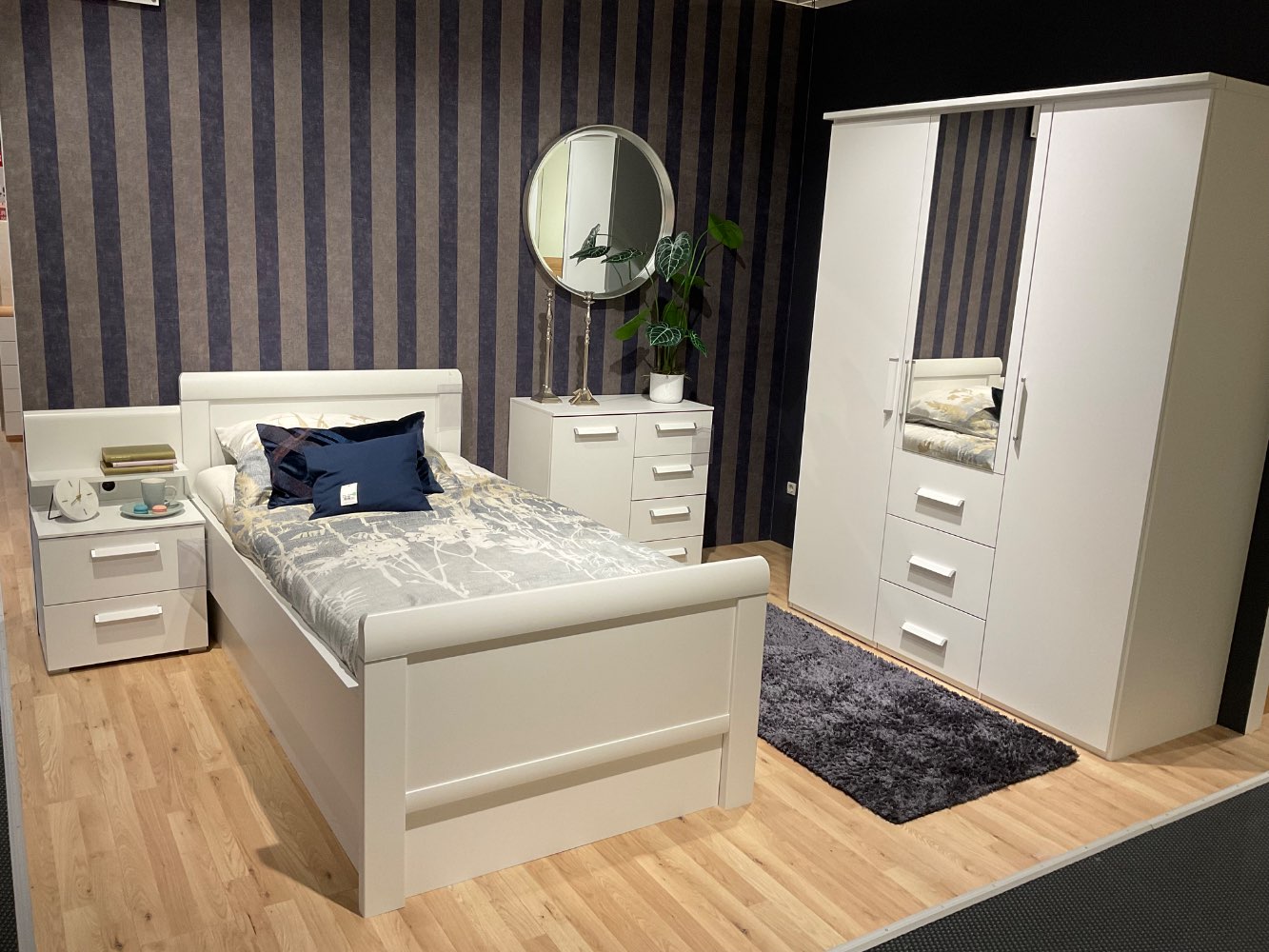 Schlafzimmer Komplett