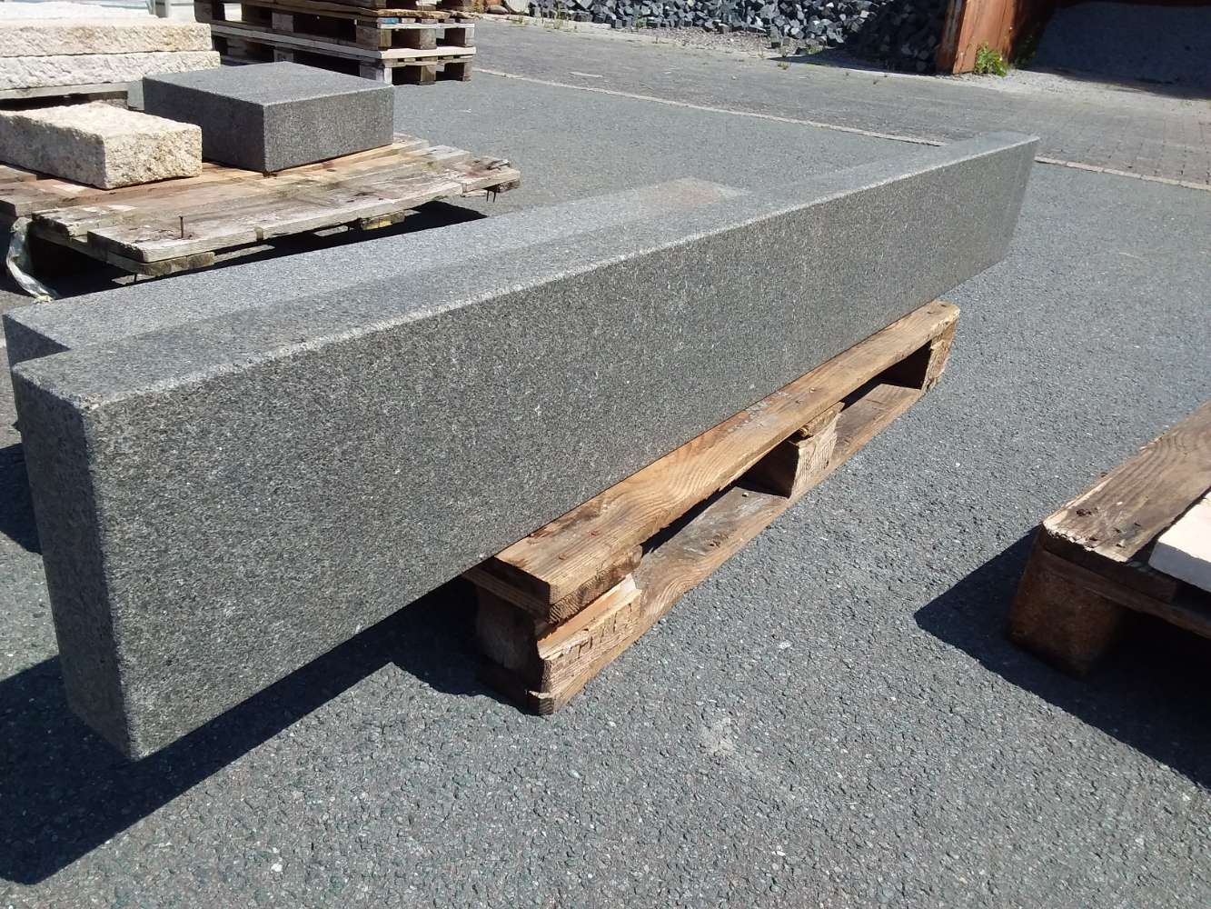 Palisaden Granit 8x25x200 anthrazit Rasenbord Naturstein