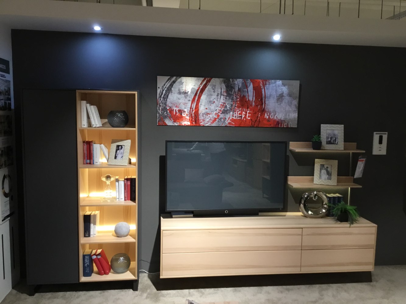 Wohnwand – TV Element und Wandborde